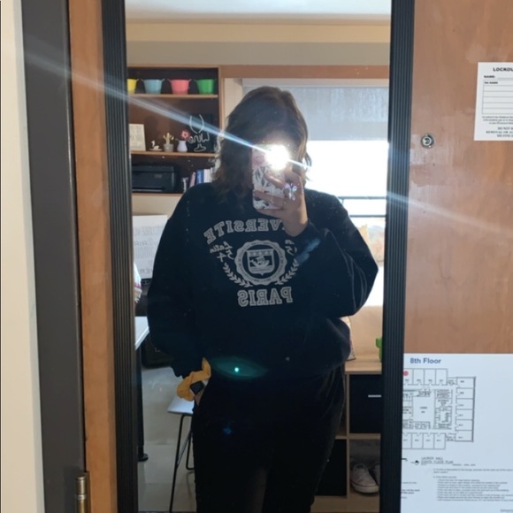 Meet your Posher, Emily - Picture 1 of 1